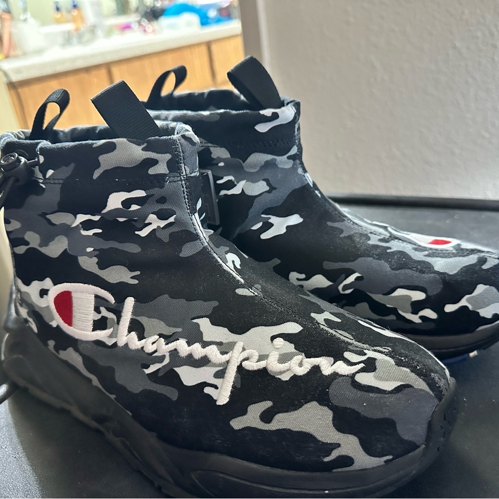 Champion shoes size 8